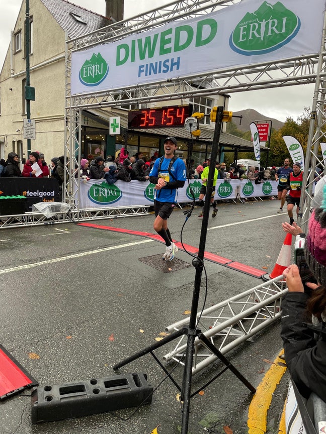 Easy going professional looking for a room Main Photo