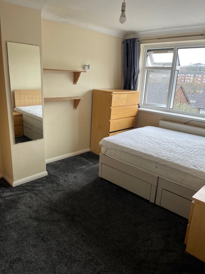Double Room - available  20th May Main Photo