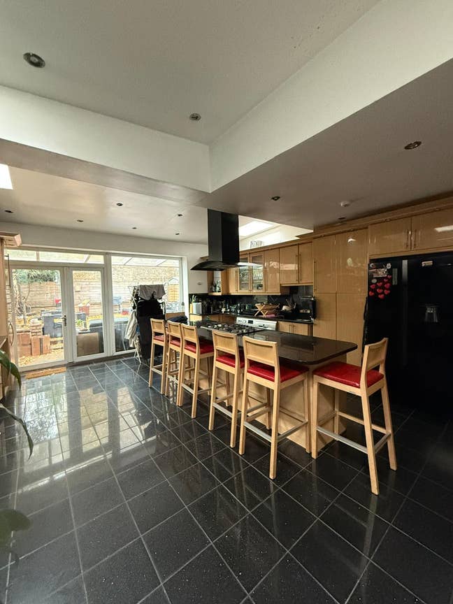 Double Room in a Huge House Main Photo