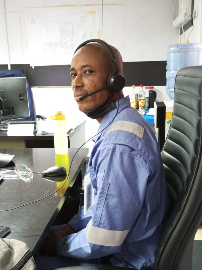 Professional Seeking a room Main Photo