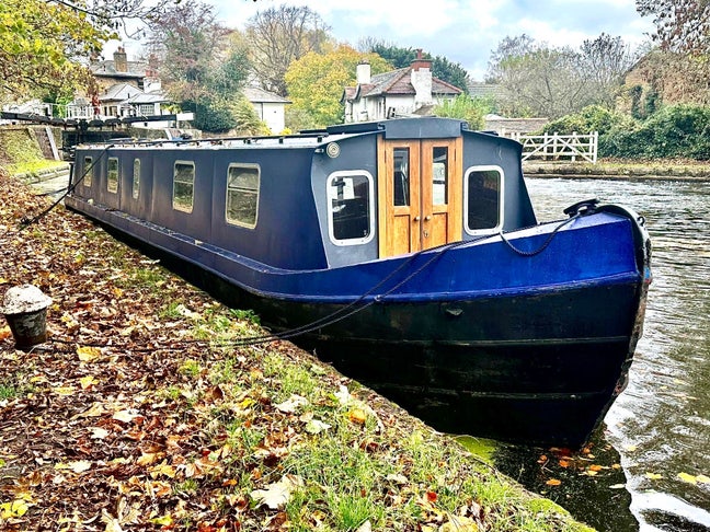 Newly refurbished 50ft Narrowboat 2 bed - flat Main Photo