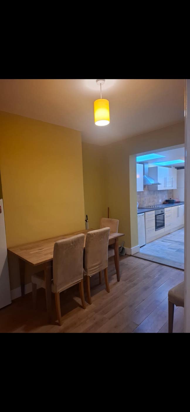 Luxury Room newly decorated 5 min walk to town Main Photo