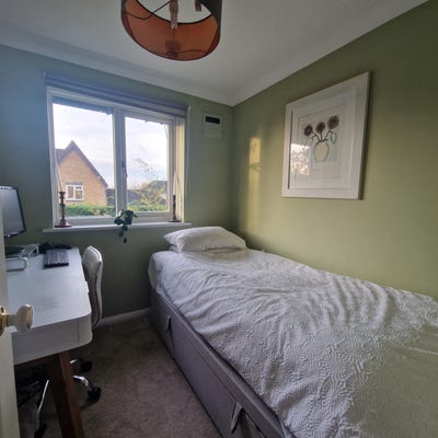 Single bedroom Main Photo