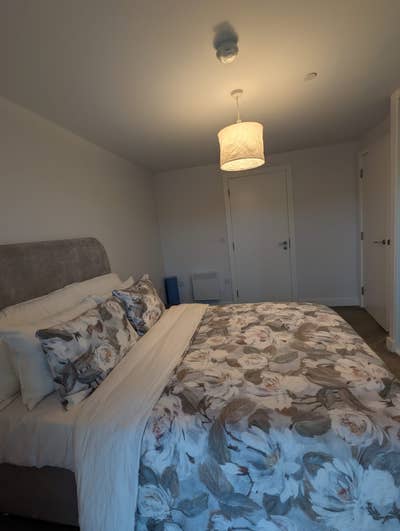 Double, en-suite room in Partick Main Photo