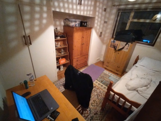 Cosy single room 10 mins walk to Whitton Station Main Photo