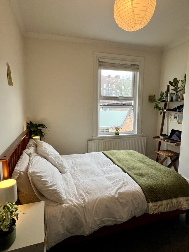 Light double-room in Homerton Main Photo