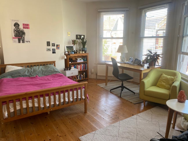Double room in friendly houseshare, bills included Main Photo
