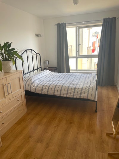 Bright Double room with your own bathroom Main Photo