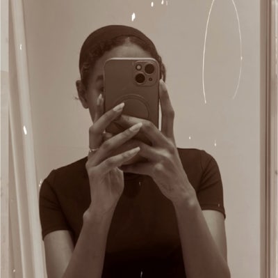 25 year old Female seeks a single or double room Main Photo