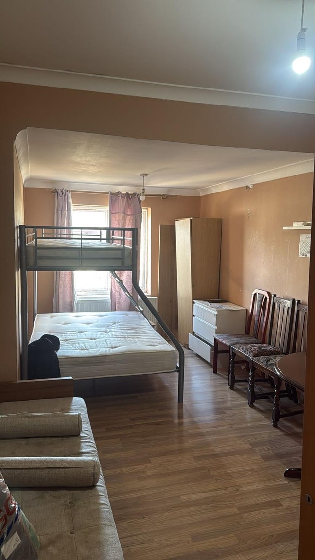 Available now   Deposit: &pound;0 Main Photo