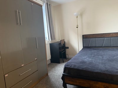 Double room close to town centre Main Photo