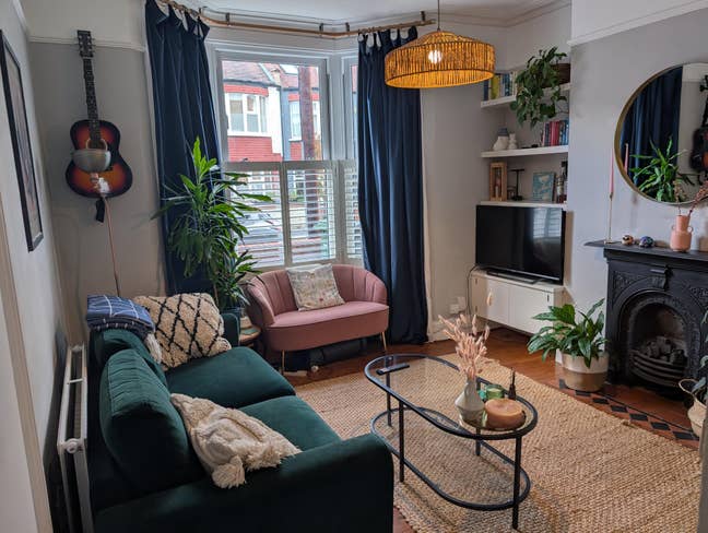 1 bedroom flat plus 1 office room, bills inc Main Photo