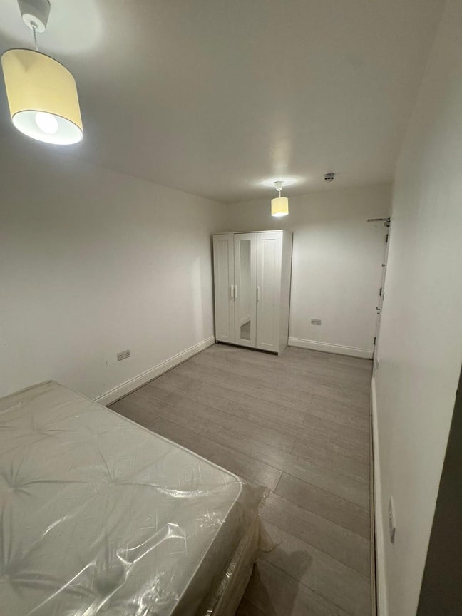 Room in a Shared House, Birch way, UB3 Main Photo