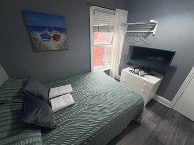 Single and Double Rooms with En-Suite Main Photo