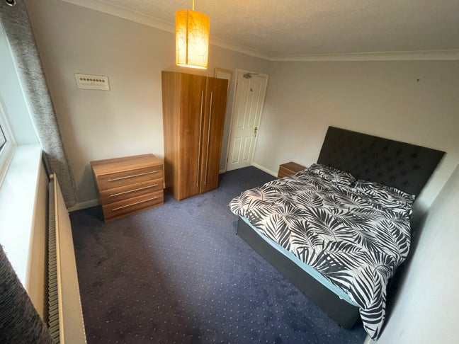 Double Beds | Bills Incl | 10 Min Walk to Hospital Main Photo