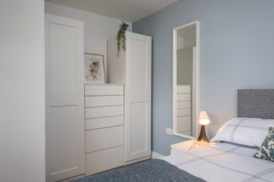 Peaceful Pad with Parking & Friendly Vibes Main Photo