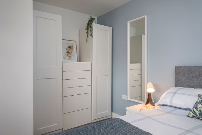 Peaceful Pad with Parking & Friendly Vibes Main Photo