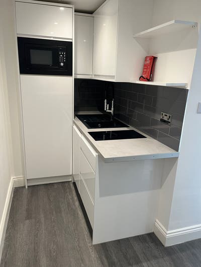 Southsea Flatlet with Own Kitchen Main Photo