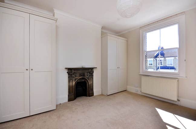 Double bedroom, three bed flat - Shepherds Bush Main Photo