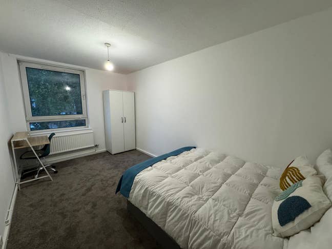 Bright & Modern Room – All Bills Included! Main Photo