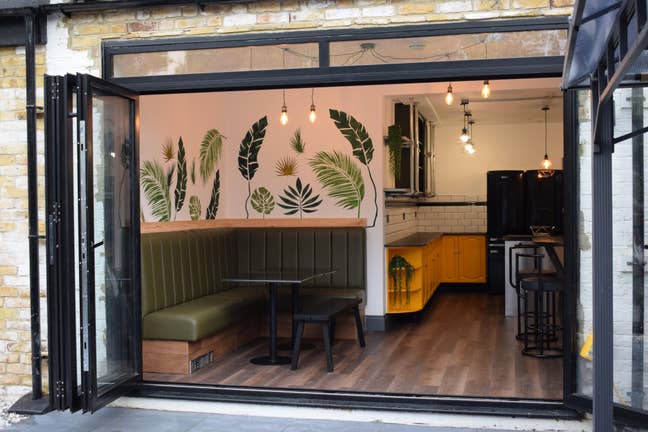 All bills incl in Great Bright room 5 min to tube Main Photo