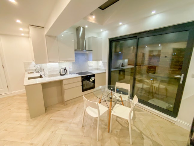 💫 Stunning En-Suite Room in Central East Croydon! Main Photo