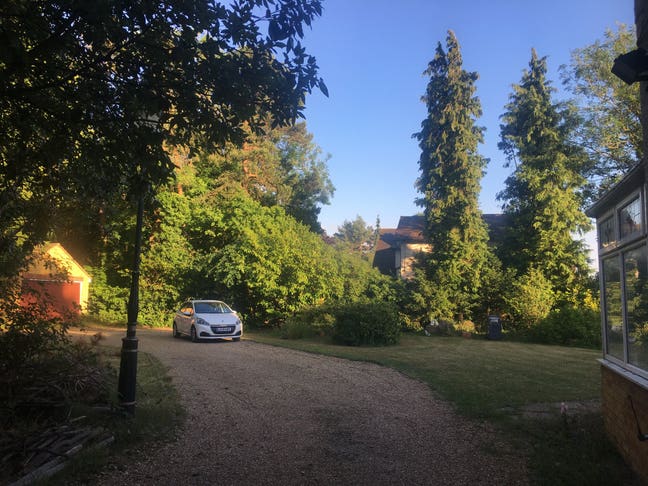 Quite rooms in beautiful Iver Main Photo