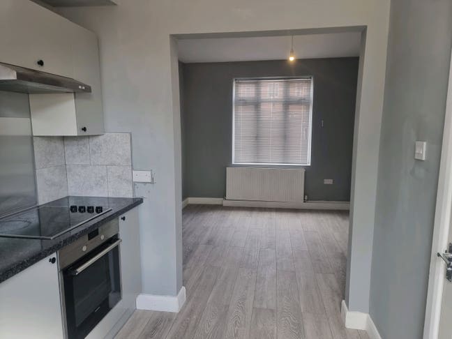 Newly Renovated Studio Flat Available in Catford Main Photo