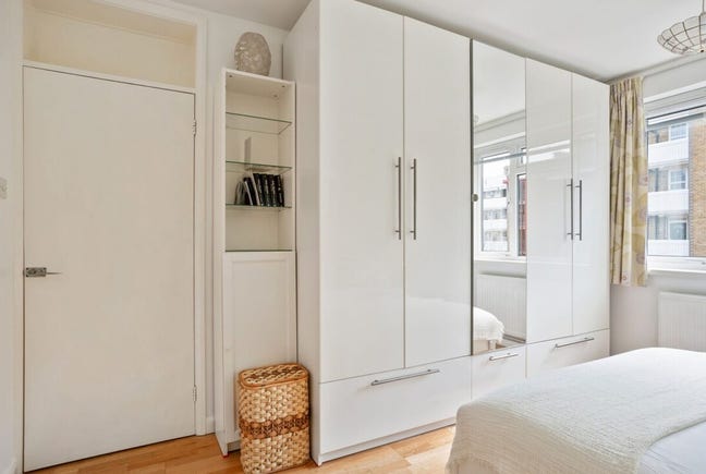 Large King Room | 7min Walk to Euston/King’s Cross Main Photo