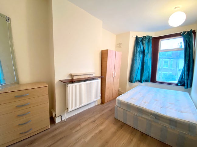 Room available, E13 Main Photo