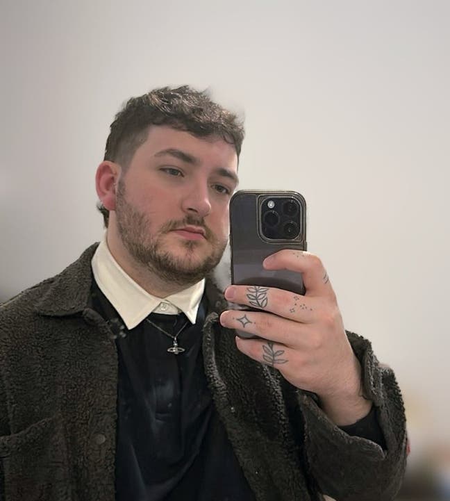 Professional Male seeks a double room Main Photo