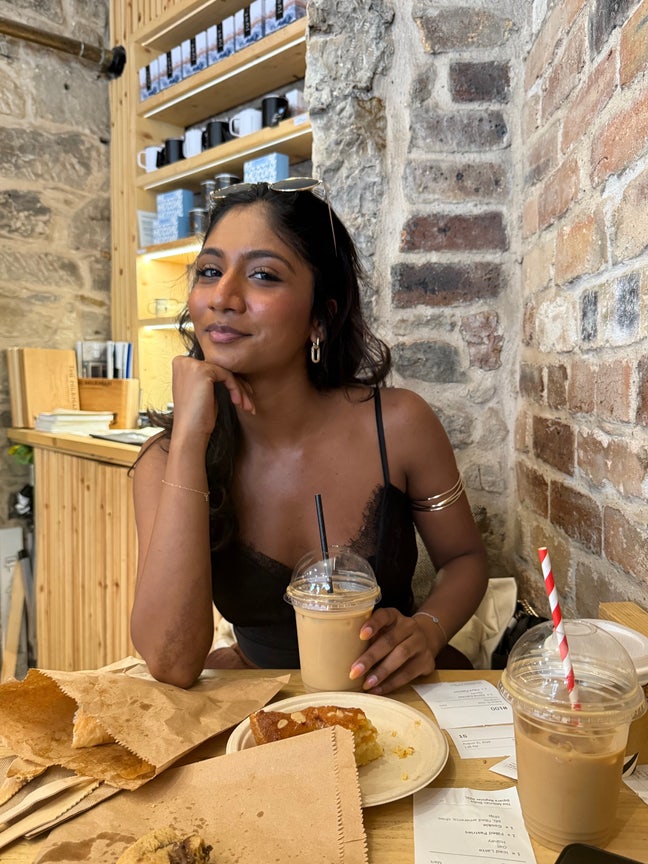 Looking for chill flatmates to find a place tog Main Photo