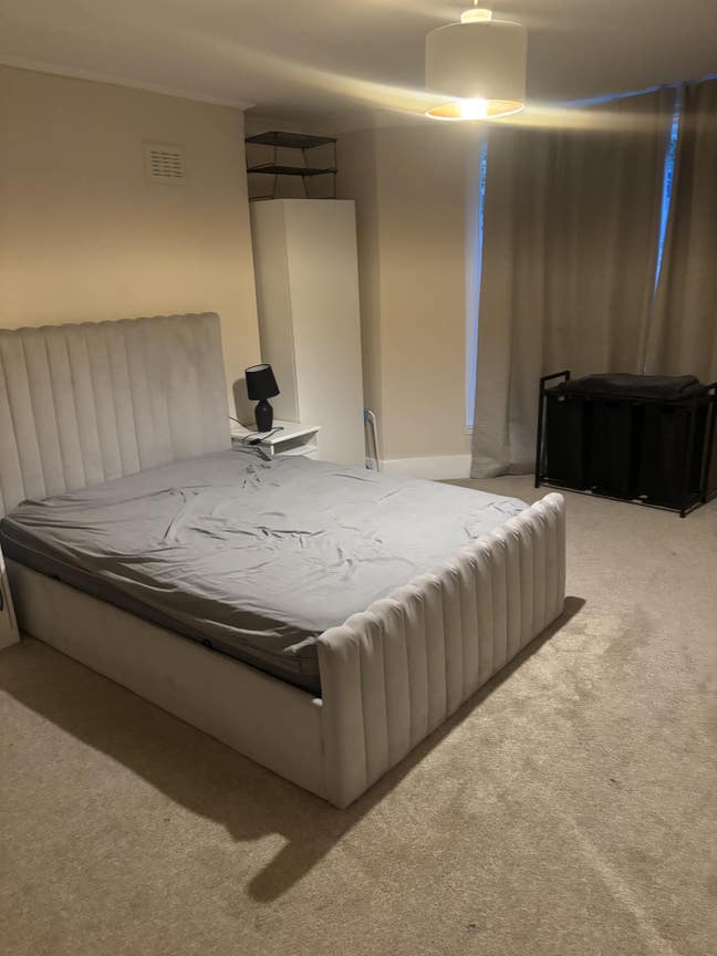 Very large Double in a very Quiet house Main Photo