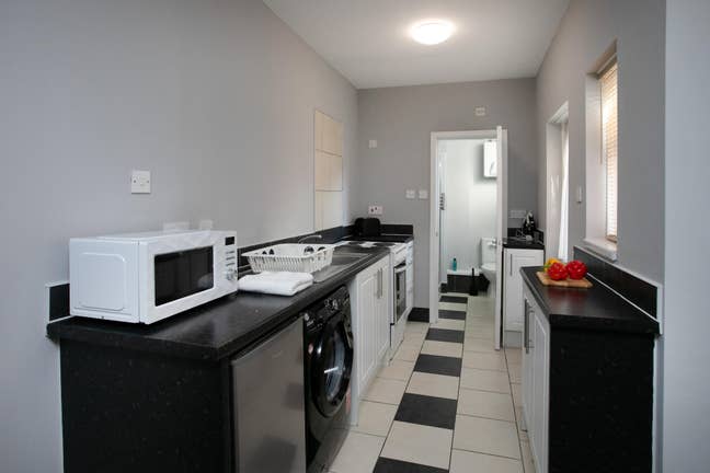 Cosy part furnished apartment Main Photo