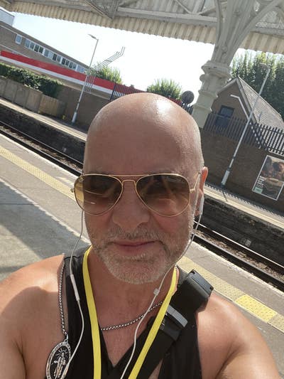 Hi. Looking for nice double with en-suite.  Main Photo