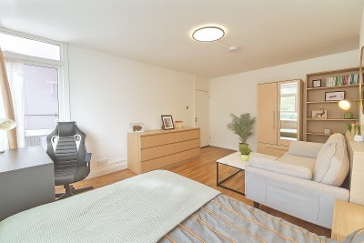 2 Large Doubles in great location in Whitechapel Main Photo