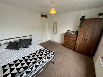 SW17 Ensuite-Reposit Available-3 Min Walk to Train Main Photo