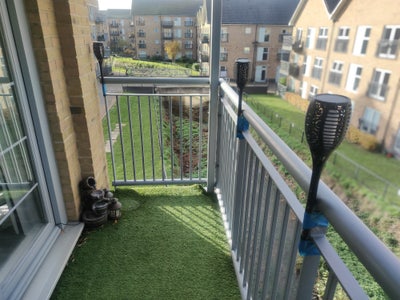 2 bed 3rd floor flat Main Photo