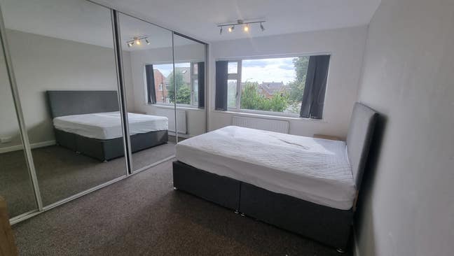 Double Room Available, Sandall Park Drive, DN2 Main Photo