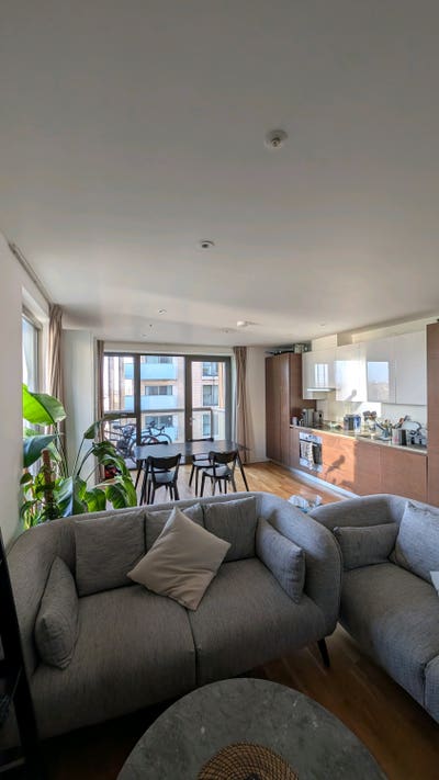 Bright & Airy Double En-Suite Room with Balcony Main Photo