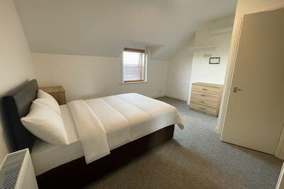 Large Room with Ens, All Bills inc,No Deposit,Wifi Main Photo