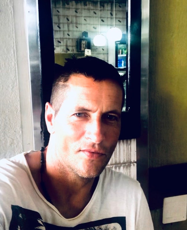 I am a professional male aged 50. I am lookin... Main Photo