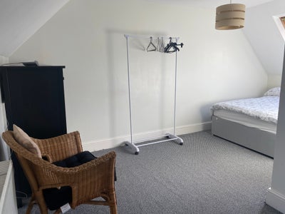 Room available. Close Montefiore hospital. Main Photo