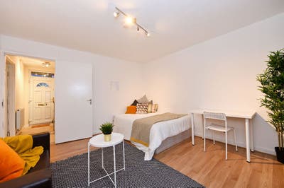 Double Room | Terrached House | Caledonian Road  Main Photo