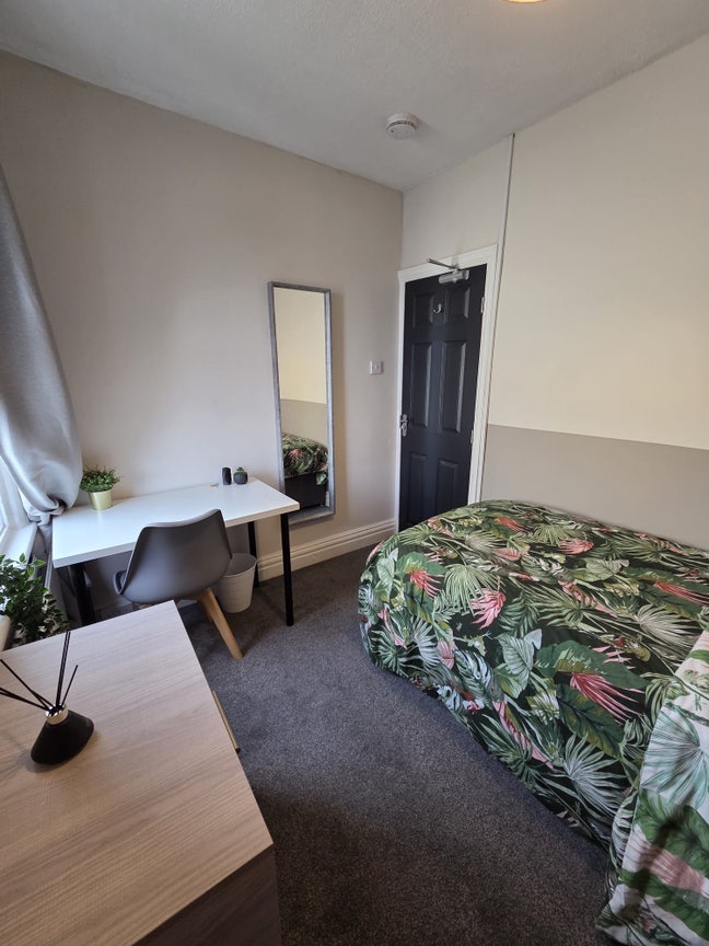 🍊 Cosy Room FY3 Low Deposit_ Female House Main Photo