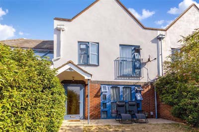 Modern Professional Room - Bromley South Station Main Photo