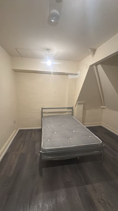 1-Bed  Flat is available for rent  in -  S3 8JD Main Photo