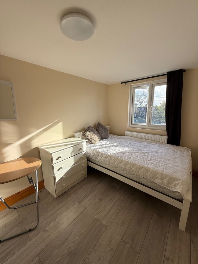 Lordship Lane Double Room ( Wood Green)  Main Photo