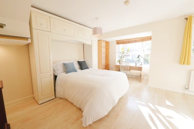 Bright Rooms Beautiful House / Near London Bridge Main Photo