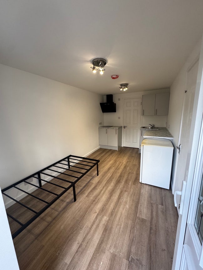 Single studio beckton Main Photo